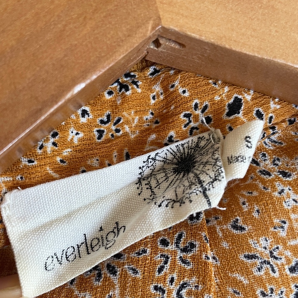 Everleigh Floral Collar Shirt Size Small - Picture 3 of 3